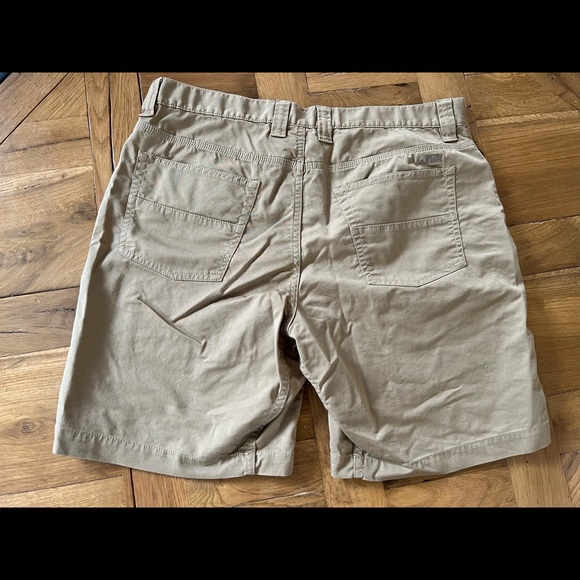 mountain khakis lodo shorts